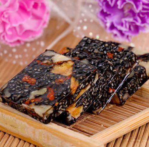 阿膠糕溶于水好還是不溶于水好?阿膠糕放在水里面融化是真的嗎