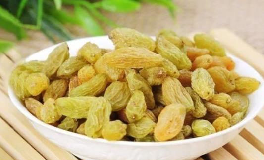葡萄干聞起來有味道正常嗎?葡萄干吃多了會怎樣?