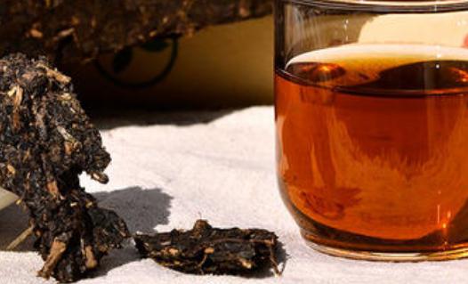 青磚茶和黑磚茶的區別是什么?喝青磚茶需要注意什么?