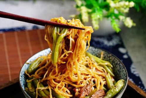燜面和鹵面哪個好吃?燜面用生面還是熟面?