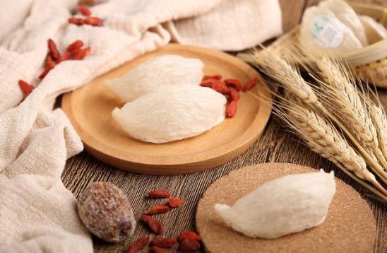 燕窩化成水還有營(yíng)養(yǎng)嗎?燕窩可以用溫水泡嗎?