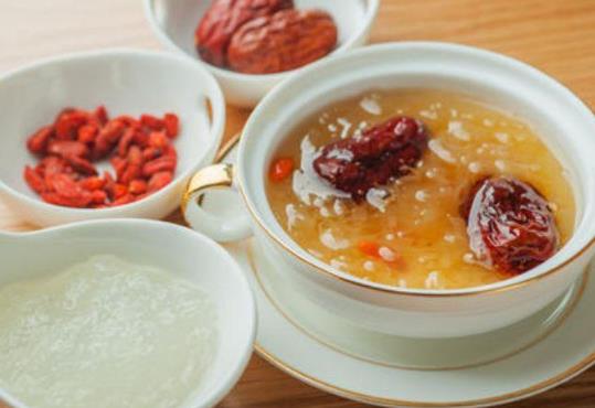 燕窩化成水還有營(yíng)養(yǎng)嗎?燕窩可以用溫水泡嗎?