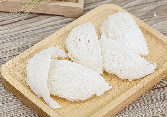 燕窩化成水還有營(yíng)養(yǎng)嗎?燕窩可以用溫水泡嗎?