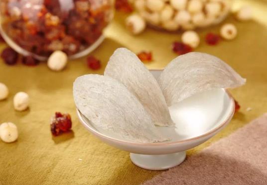 燕窩偏黃是什么原因?燉燕窩可以放蜂蜜嗎?