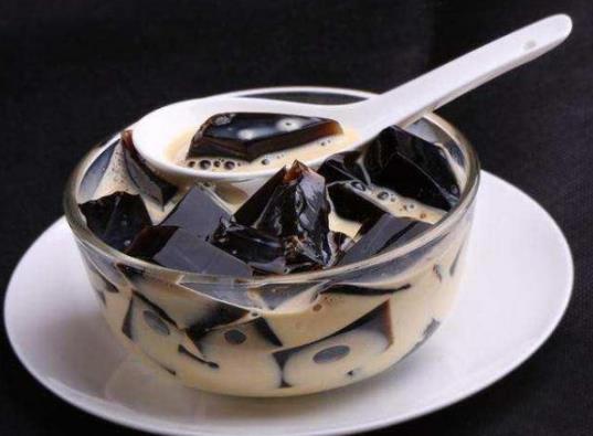 龜苓膏和燒仙草有什么區別?胃不好的人可以吃龜苓膏嗎?