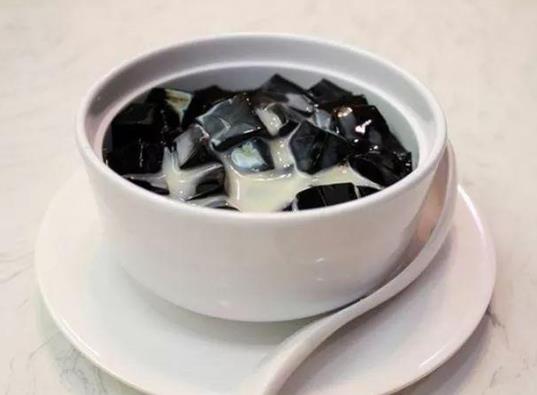 龜苓膏和燒仙草有什么區別?胃不好的人可以吃龜苓膏嗎?