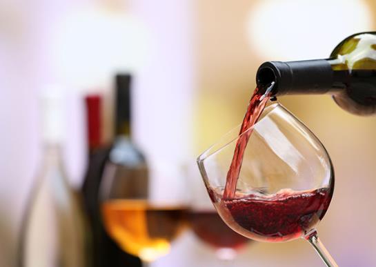 喝紅酒吐了之后多久可以醒酒?女生能喝1瓶紅酒算酒量好嗎?