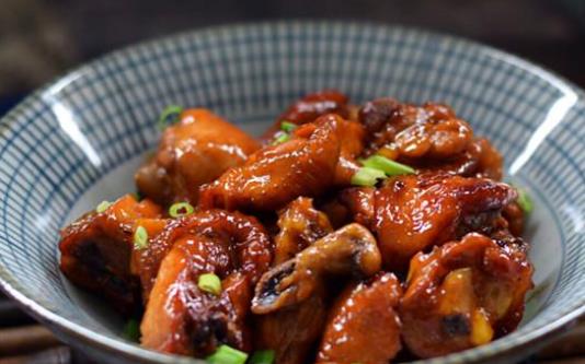 雞肉可以和菠菜一起吃嗎?雞肉不能和什么一起吃?