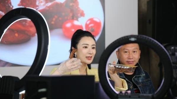 網紅直播間種草的零食 周黑鴨一定要嘗嘗