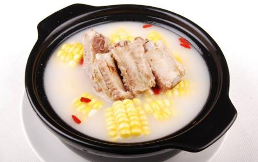 骨頭湯要先過(guò)水嗎 骨頭湯喝多了會(huì)痛風(fēng)嗎