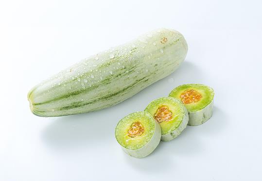 羊角蜜是帶皮吃還是削皮吃?沒成熟的羊角蜜能吃嗎?