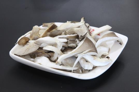 平菇發黑了還能不能吃?平菇發黃還能吃嗎?