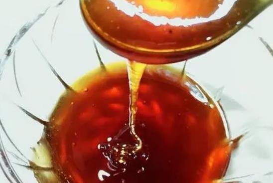 秋梨膏什么季節喝合適?秋梨膏和枇杷膏的區別有哪些?