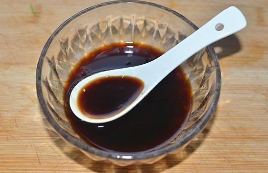 蠔油在常溫下變成液態還能吃嗎?蠔油在常溫下放了很久還能用嗎?