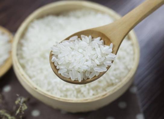 大米輕微發霉洗干凈還能吃嗎?大米有霉味但看不到霉可以吃嗎
