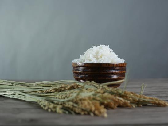大米輕微發霉洗干凈還能吃嗎?大米有霉味但看不到霉可以吃嗎