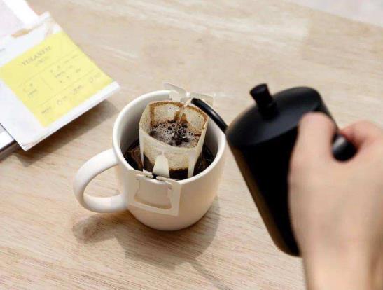 掛耳咖啡與黑咖啡哪個減肥好?手沖咖啡和掛耳咖啡的區別