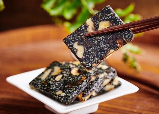 阿膠糕拉絲是膠原蛋白還是糖?阿膠糕沒(méi)拉絲是不是沒(méi)有熬到位