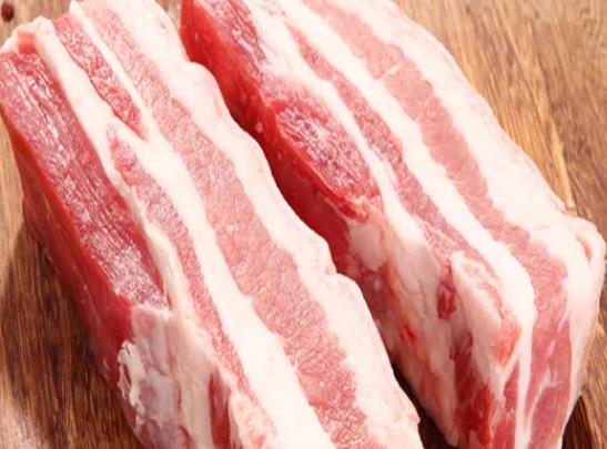 肉拿出來解凍可以用水泡嗎?豬肉用涼水泡一夜還能不能吃