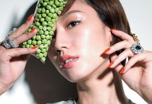 糾正精華素使用六大誤區(qū):潔面后并非精華液吸收最佳時機