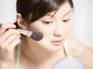 怎樣打底妝？如何使用遮瑕產(chǎn)品？粉底液怎么用