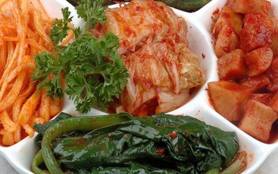 飲食對于身體的影響很大 12種常見的毀容食品要知道