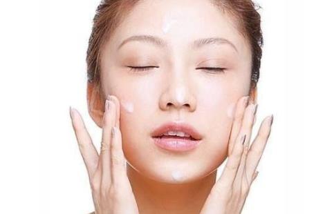 精華液有什么護膚功效 正確使用精華液的方法和步驟