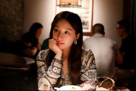 為了演《破冰行動》霸氣冷艷女毒販 她用激光瘋狂“打臉”