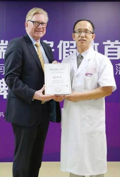 自然美的雕刻家:廣州韓妃整形外科主任楊偉杰