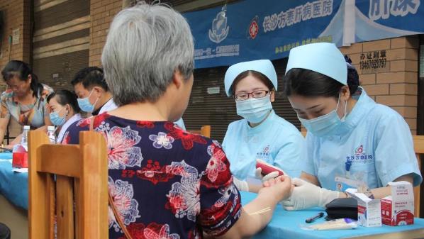 長沙方泰肝病醫院是大醫院嗎 把公益義診帶進社區傳遞正能量