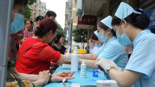 長沙方泰肝病醫院是大醫院嗎 把公益義診帶進社區傳遞正能量