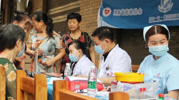 長沙方泰肝病醫院是大醫院嗎 把公益義診帶進社區傳遞正能量
