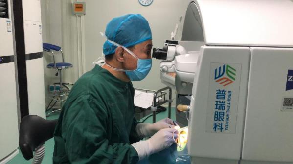 鄭州普瑞眼科醫院怎么樣?視力逆襲!小夫妻共同開啟清晰未來
