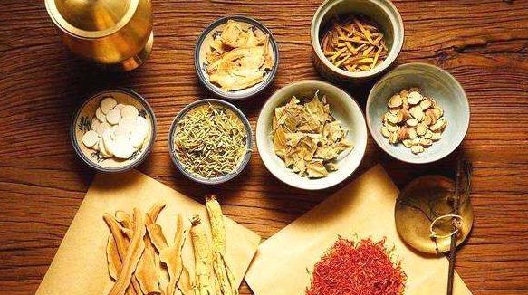 血熱的人有哪些癥狀?血熱患者怎么調理?