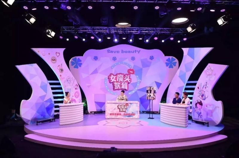 重慶美萊整形美容醫(yī)院鄭楠醫(yī)生接受脫口秀節(jié)目《女魔頭駕到》專訪 女魔頭駕到