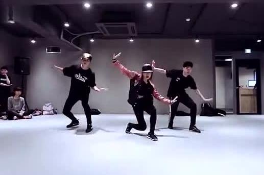 爵士舞改善駝背多久見效?怎么避免跳爵士舞腿粗