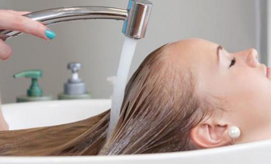 醋洗頭怎么用?哪些人不宜用醋洗頭?