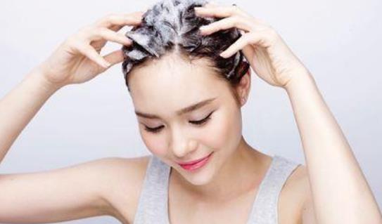 頭皮上總長痘痘的原因是什么?頭皮上長痘痘了怎么辦?