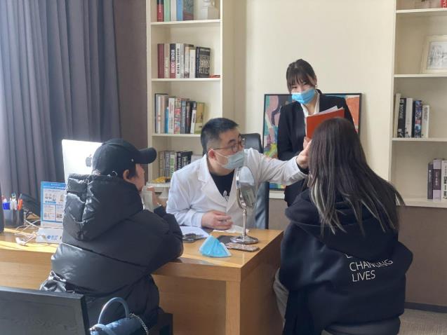 仇侃敏:潛意識(shí)溝通,建立最初的醫(yī)患信任感