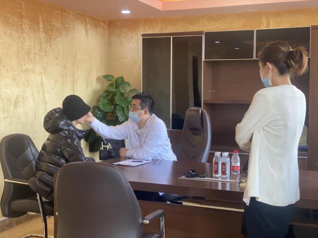 仇侃敏:潛意識(shí)溝通,建立最初的醫(yī)患信任感