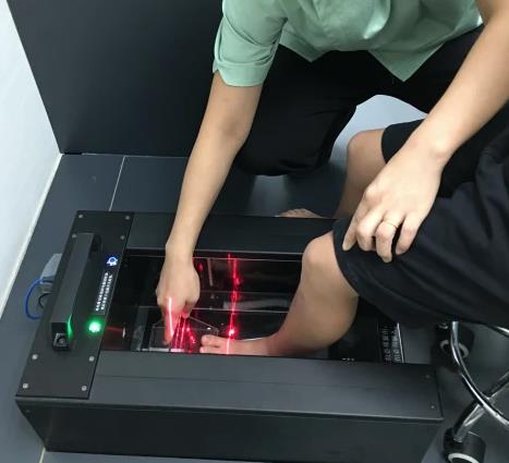 緩解扁平足的疼痛,穿著矯正鞋墊進行運動鍛煉,更有效
