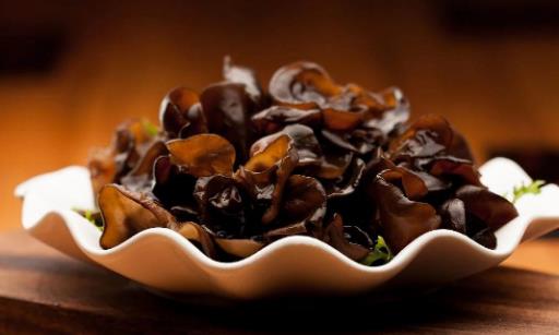 經(jīng)常面對(duì)電腦怎么保護(hù)眼睛?哪些食物護(hù)眼又排毒?