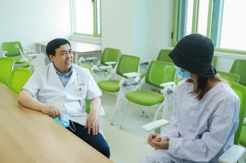 西安國際醫學中心醫院整形醫院成功實施全國首例手術達芬奇機器人性別重置手術