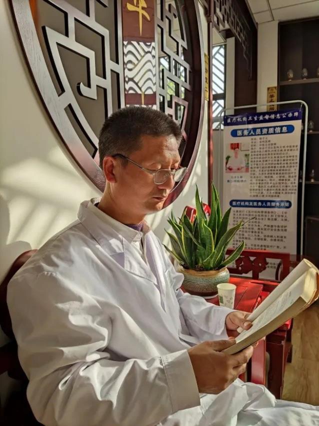 陳子義(失眠抑郁專(zhuān)家)——擅長(zhǎng)治療失眠癥、抑郁癥、精神分裂、躁狂癥、精神障礙