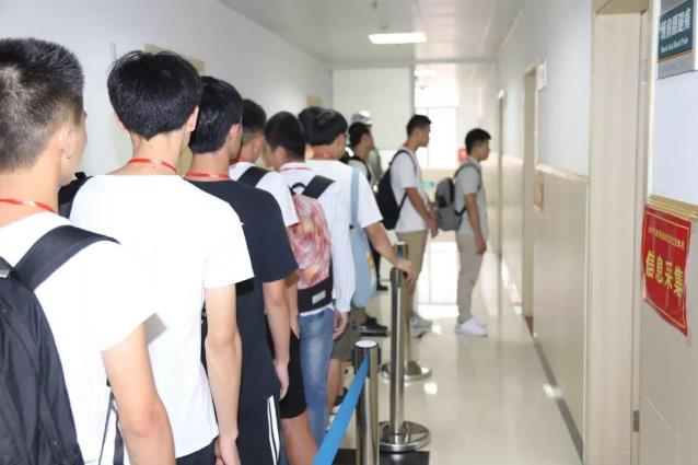 2021征兵即將開始 鄭州尖峰眼科助您實現(xiàn)軍旅夢
