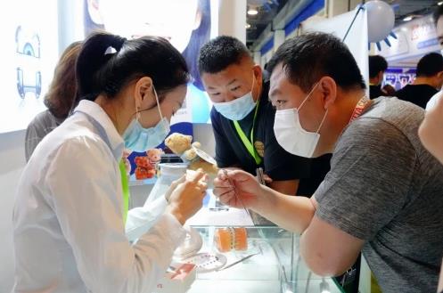 歐歐醫療亮相北京國際口腔展,球面托槽引領舒適矯正潮流