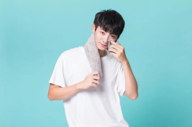 男生熬夜補充維生素很重要!湯臣倍健男士多種維生素片如何?