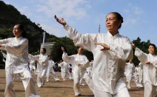 練八段錦會損傷關節嗎 八段錦會傷膝蓋嗎