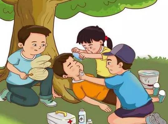 老人中暑嘔吐怎么辦?中暑喝熱水是正確的嗎?