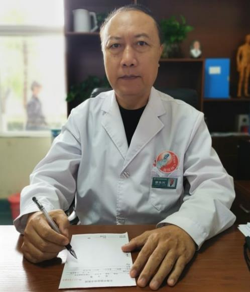 云南中西醫結合醫院腫瘤名醫霍永興:“脾腎雙補”治腫瘤獲良效
